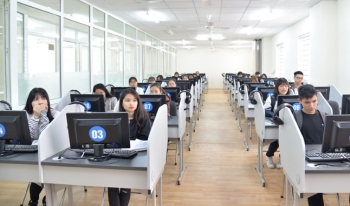 Thi chứng chỉ ngoại ngữ: 